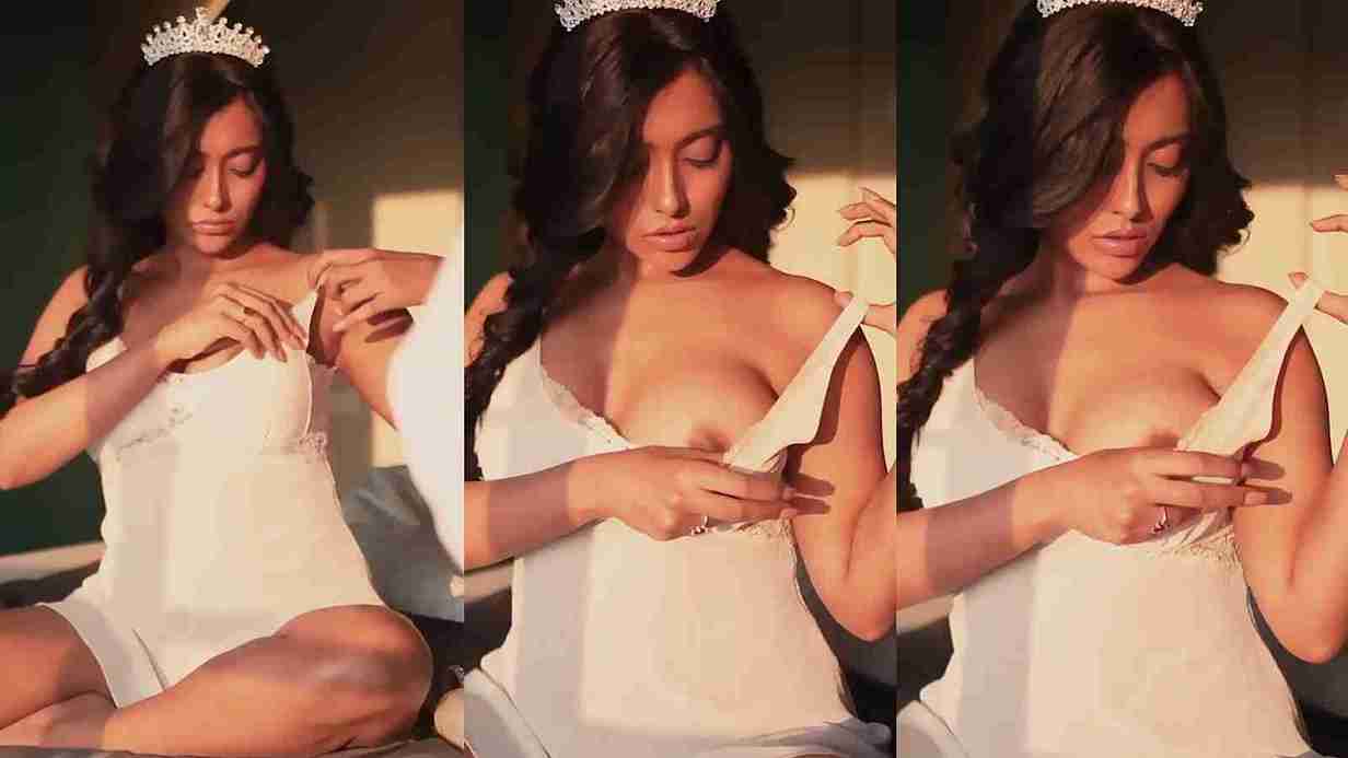 Indian Series Actress Thea DSuuza Nipple Tease Show