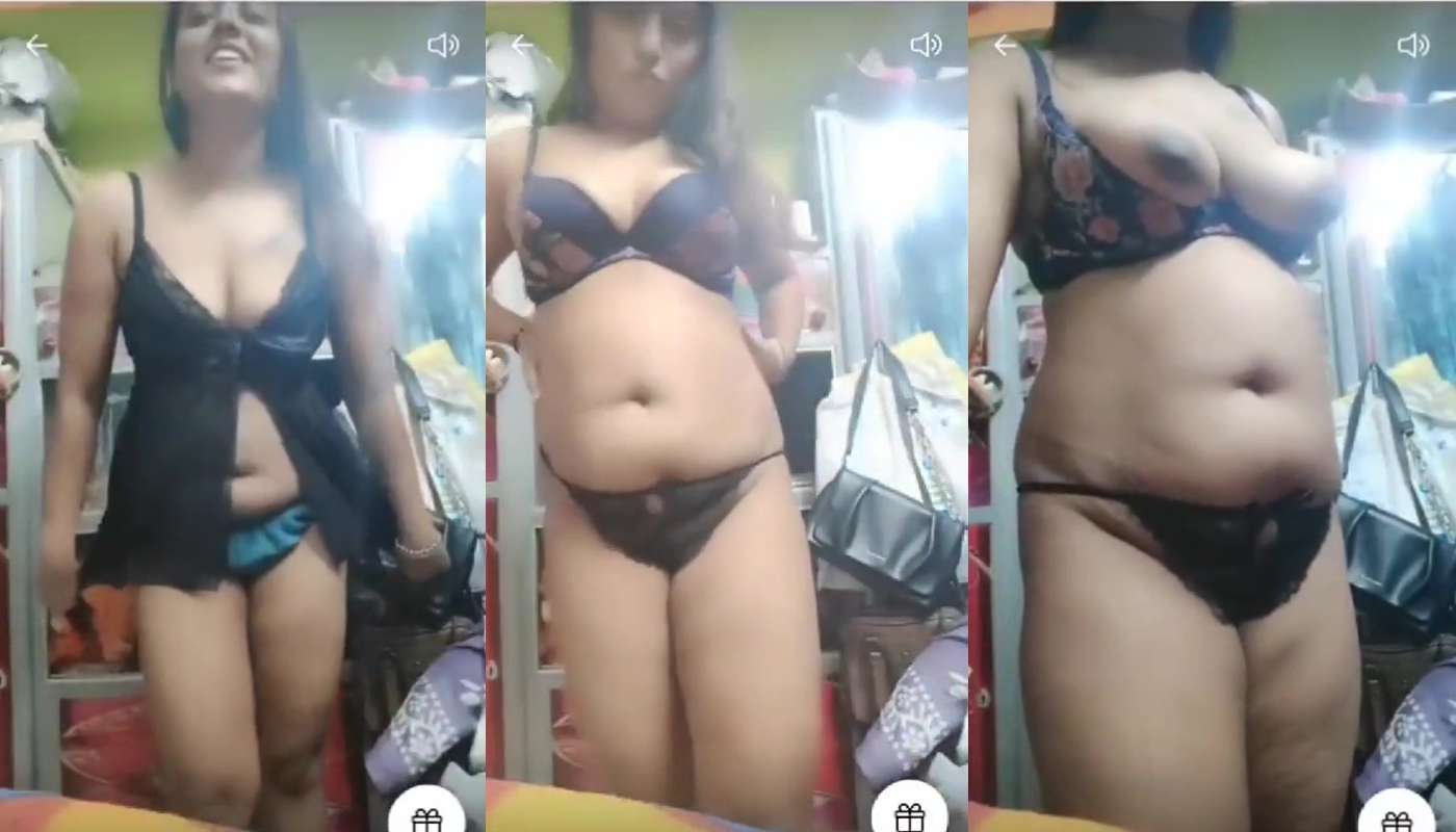 Tango Maharani Applying Lipstick and Strip Show Live on Tango