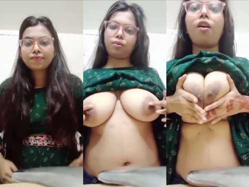 Big tits Bengali sex horny girl topless viral clip