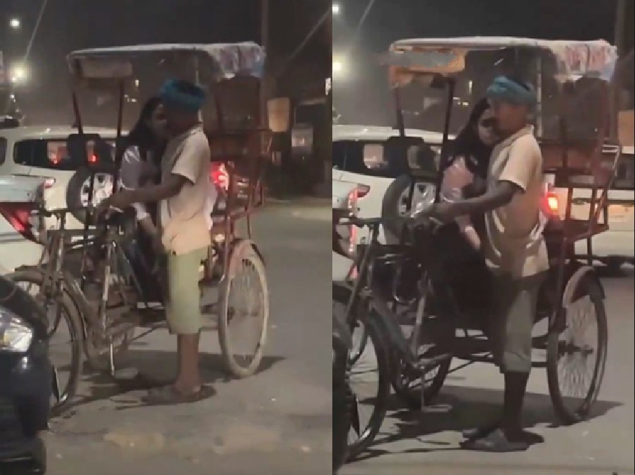 Indian Desi girl Hand Job To Rikshawala on Rode